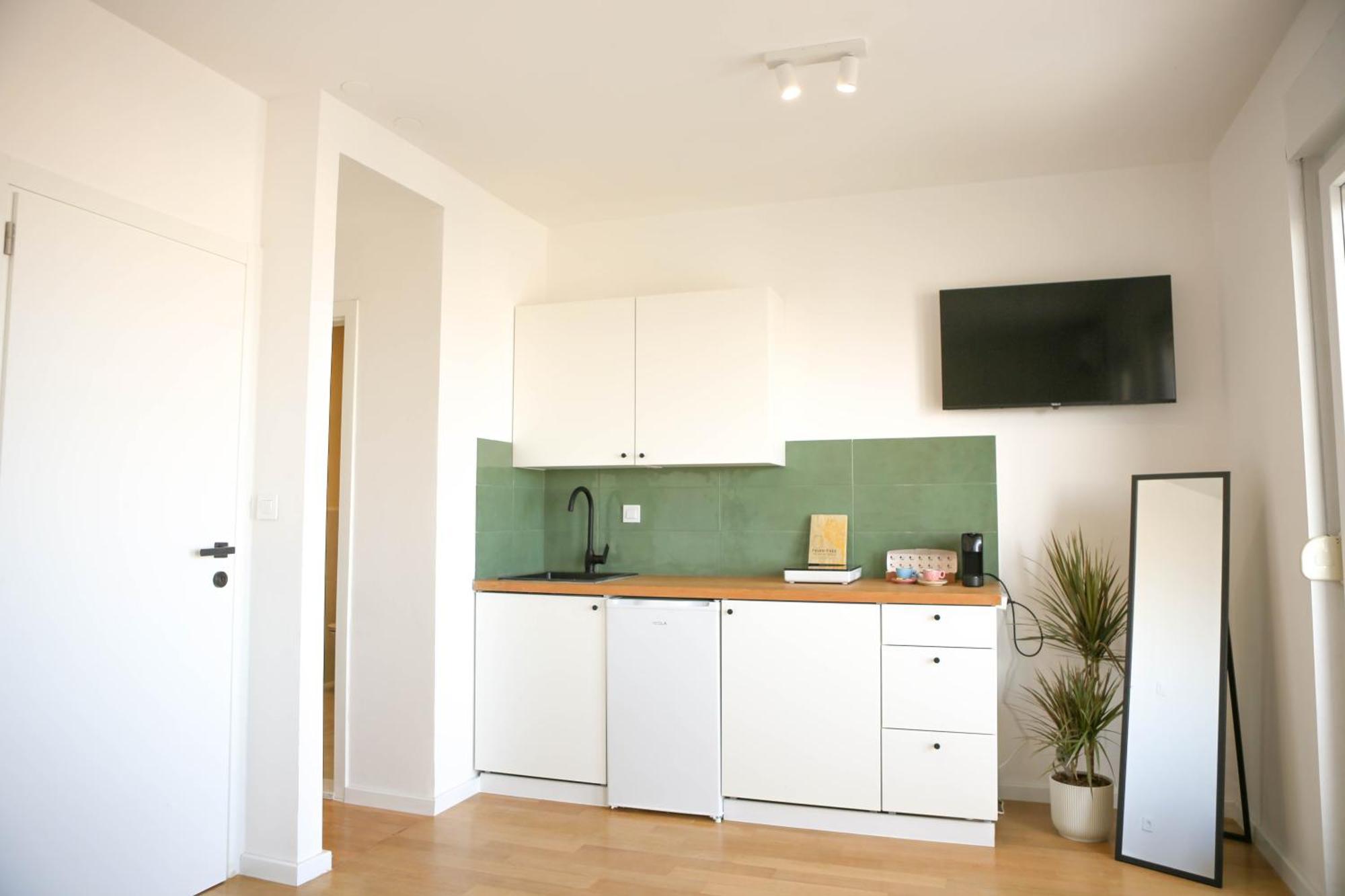 Kiki'S Sea View Studio Сплит Номер фото